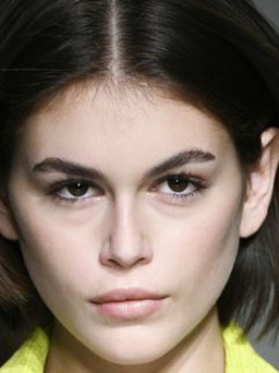 Phong cách ngày trở gió của ngôi sao đường băng Kaia Gerber