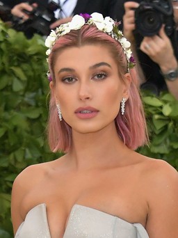 Rạng rỡ như Hailey Bieber với thói quen làm đẹp và chăm sóc bản thân