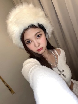 Khám phá những chiếc mũ mùa lạnh được các idol Kpop thi nhau đua diện