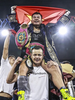 Thu Nhi kể về khoảnh khắc tự hào nâng quốc kỳ Việt Nam khi giành đai WBO