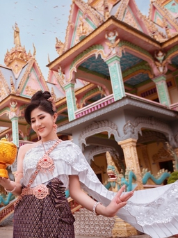 Người đẹp Huỳnh Trang ‘hóa thân’ thành cô gái Khmer, quảng bá du lịch Sóc Trăng