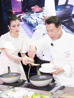 Yan Can Cook' đứng bếp cùng Emily Hồng Nhung gây quỹ từ thiện