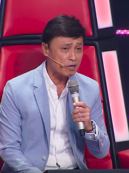 Lần đầu tiên trong 'Giọng hát Việt', Tuấn Ngọc hát để cổ vũ thí sinh