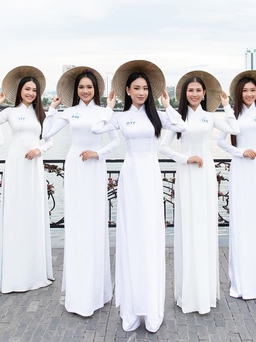 Dàn thí sinh 'Hoa hậu Thế giới Việt Nam' khoe dáng với áo dài