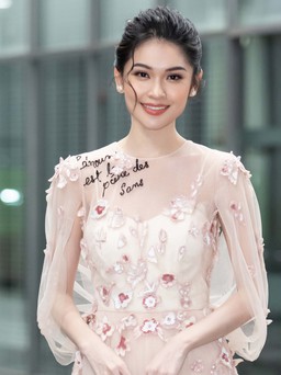 Á hậu Thùy Dung quyến rũ với váy ren