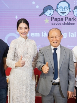 Trương Tri Trúc Diễm đồng hành cùng HLV Park Hang Seo gây quỹ từ thiện