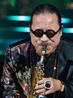 Sức khỏe nghệ sĩ saxophone Trần Mạnh Tuấn khá hơn sau 2 tuần nhập viện