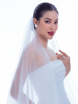 Hoa hậu Phạm Hương mặc váy cưới gợi cảm