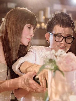 Thanh Hà - Phương Uyên tung ảnh đám cưới lãng mạn tại Mỹ