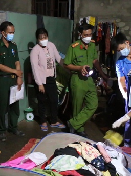 Ngụy trang công nhân cạo mủ cao su lên biên giới mua gần 0,5 kg ma túy