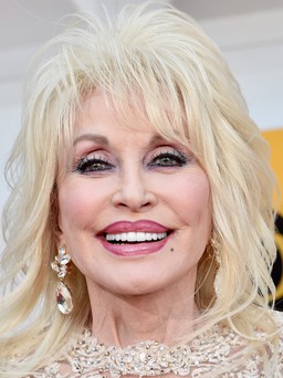 Danh ca Dolly Parton tiết lộ kế hoạch ra mắt tiểu thuyết đầu tay