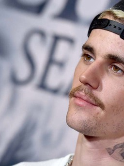 Justin Bieber tham gia sản xuất phim tài liệu về chính mình