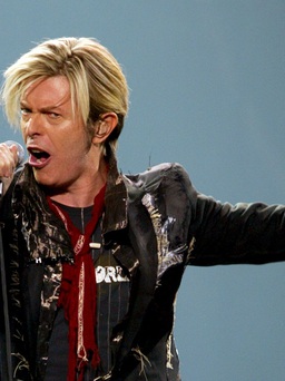 Huyền thoại âm nhạc David Bowie qua đời vì ung thư
