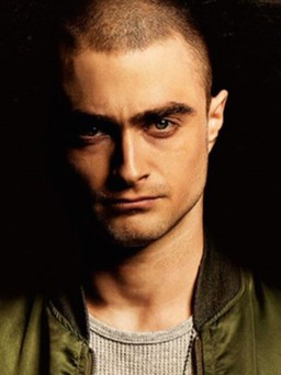 Daniel Radcliffe xin lỗi vì lời thoại phân biệt chủng tộc trong phim mới
