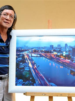 Nhiếp ảnh gia ra mắt... tập thơ