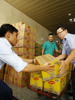 Nestlé VN tặng 900 phần quà cho người nghèo đón xuân