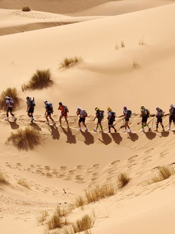 Những đấu trường thể thao khắc nghiệt: 'Hành xác' giữa sa mạc Sahara