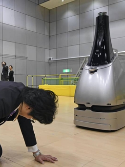 Nhật thử nghiệm robot bảo vệ nhà ga Tokyo