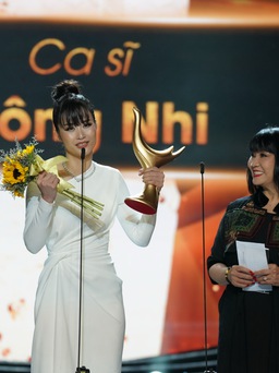 Đông Nhi lần đầu đoạt giải Cống hiến: Ca sĩ của năm