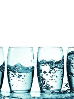 Nên uống bao nhiêu lít nước mỗi ngày?