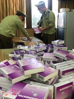 Phát hiện hàng trăm ngàn hộp tân dược nghi nhập lậu qua đường hàng không