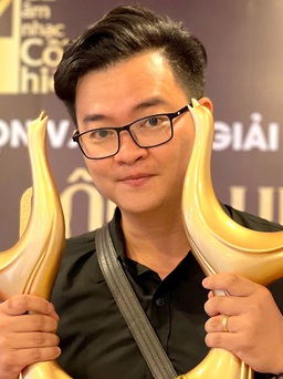 Nguyễn Minh Cường ra ca khúc mới sau thắng lớn ở giải Cống hiến