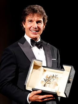 Tom Cruise nhận Cành cọ vàng danh dự