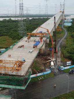 Vốn công ì ạch, phục hồi kinh tế phập phồng