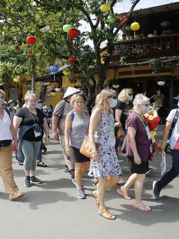 Mở hết cỡ sao du lịch Việt chưa thể bứt phá?