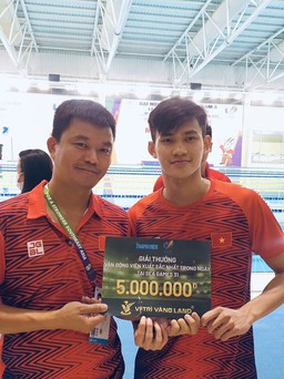 Phá kỷ lục SEA Games, chàng kình ngư xứ dừa nhận thưởng nóng từ Báo Thanh Niên
