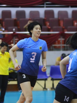 ‘Sếu vườn’ Thanh Thúy đọ tài ngoại binh cao 1m98 ở bán kết bóng chuyền quốc gia
