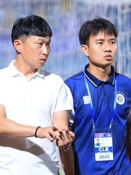 Hà Nội FC thiệt quân lẫn tướng trước đại chiến ngôi đầu V-League với SLNA