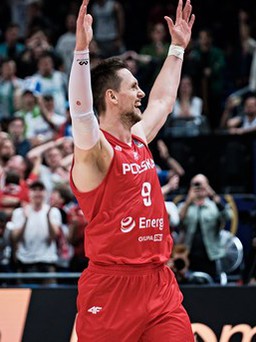 Ba Lan lật đổ đương kim vô địch Slovenia ở tứ kết EuroBasket 2022