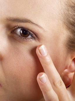 Bí quyết sử dụng kem dưỡng da vùng mắt đúng cách từ chuyên gia