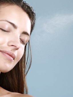 5 thói quen chăm sóc da tại văn phòng quan trọng hơn bạn nghĩ