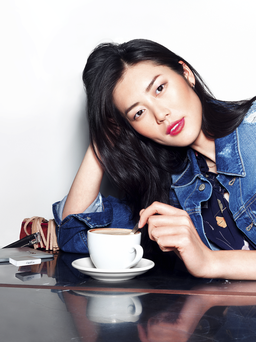 Nuôi lại tóc bằng cà phê từ trong ra ngoài