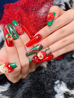 Khuấy đảo đêm tiệc Giáng sinh với các mẫu nail chuẩn salon dưới đây