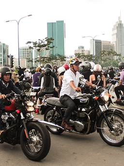‘Quý ông, quý bà’ cưỡi mô tô diễu hành quanh Sài Gòn