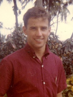 Chị em bỗng sôi sục vì 'soái ca' Joe Biden