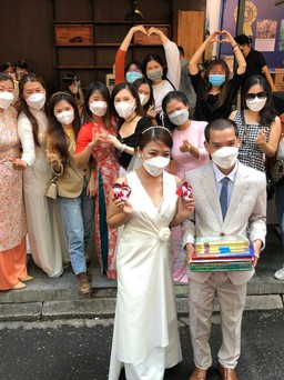 Lễ cưới đặc biệt giữa Sài Gòn: Không nhận phong bì, chỉ nhận sách