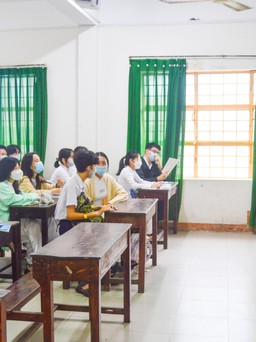 Học sinh lớp 12 Đà Nẵng háo hức trong ngày đầu đi học trực tiếp