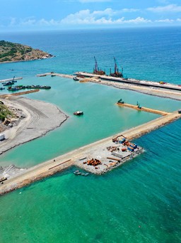 Cảng biển tổng hợp Cà Ná sẽ vận hành khai thác vào giữa năm 2022