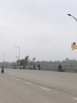 Để xe máy trên cầu rồi về nhà, khiến lực lượng cứu hộ vất vả tìm kiếm
