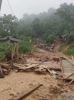 Nghệ An: 10 trường học chưa thể tổ chức khai giảng vì mưa lũ