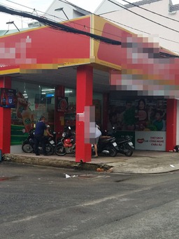 TP.HCM: Bắt nghi phạm uy hiếp nhân viên siêu thị mini, cướp tiền