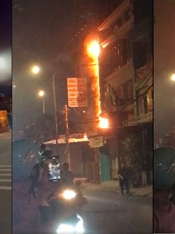 TP.HCM: Cháy cơ sở nha khoa gần sát quán karaoke trong đêm