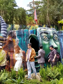 Khu du lịch Quỷ Núi ở Lâm Đồng gây tranh cãi vì nhiều tượng quái dị
