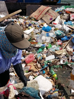 Các dịch vụ trên vịnh Hạ Long chấm dứt dùng rác thải nhựa từ ngày 1.9