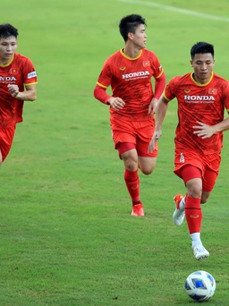 Khỏi hoàn toàn chấn thương, Tiến Dũng nói gì về AFF Cup và trận gặp Trung Quốc?
