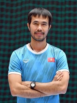 Âm tính với Covid-19, HLV tuyển futsal Việt Nam Phạm Minh Giang về nước ngày 2.10